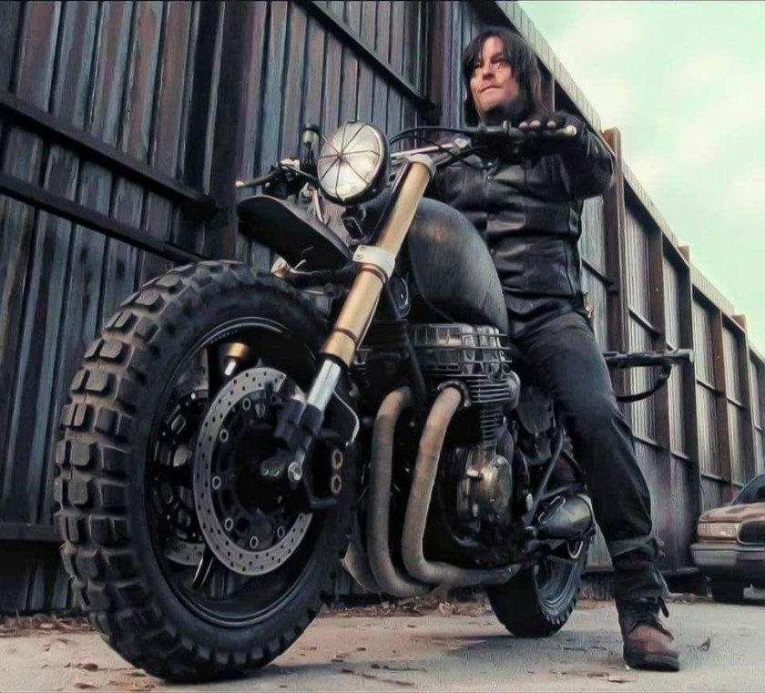 Дэрил Диксон на мотоцикле