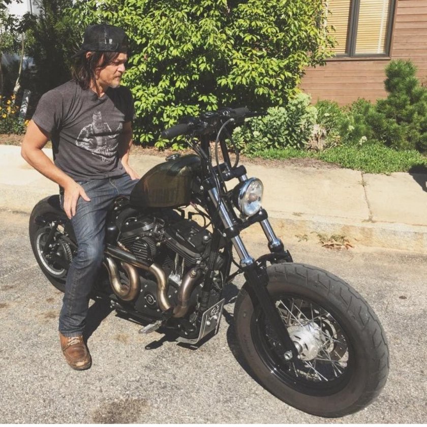 Норман Ридус на мотоцикле