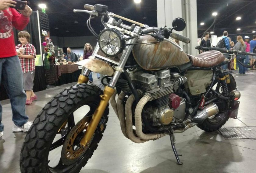 Honda CB 750 Walking Dead