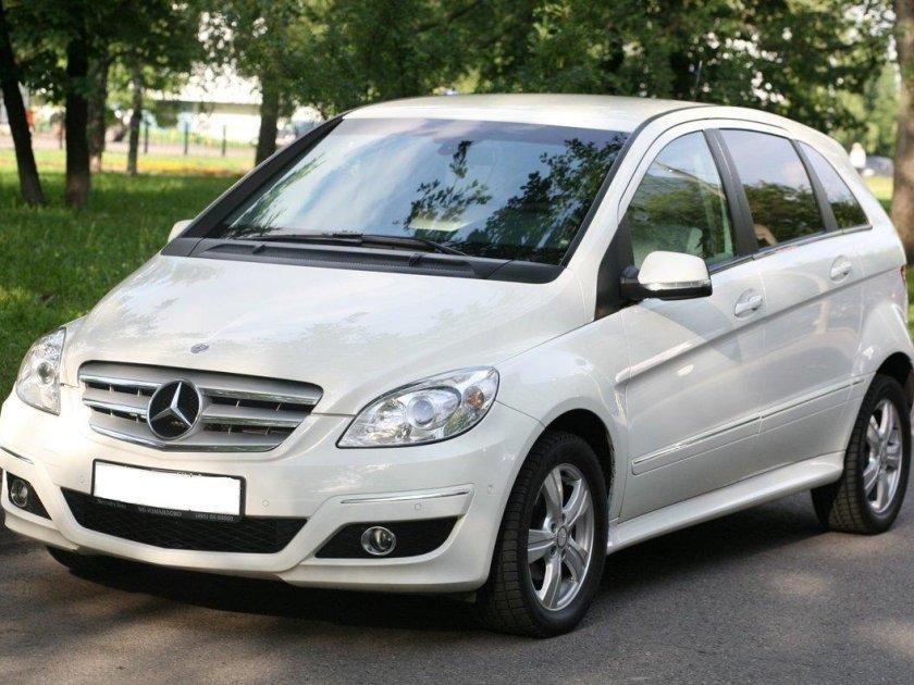 Mercedes Benz b180