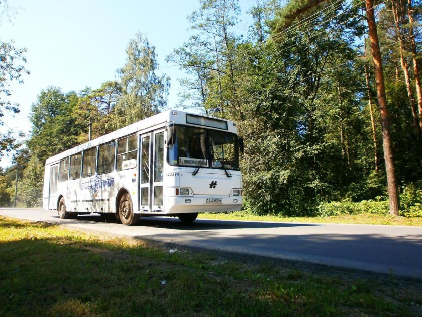 Автобус Неман-520 - кинофильм «четыре времени лета»