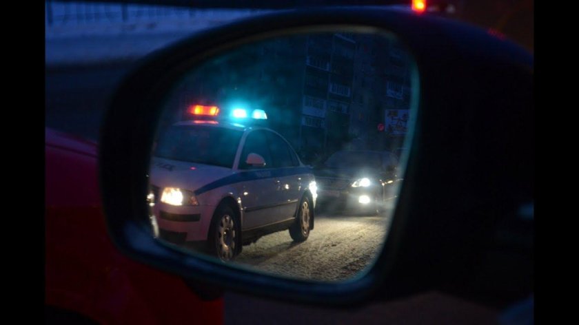 Мигалки в зеркале заднего вида