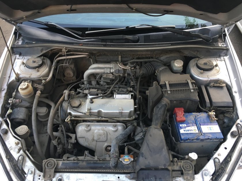 Подкапотное Лансер 9 1.6