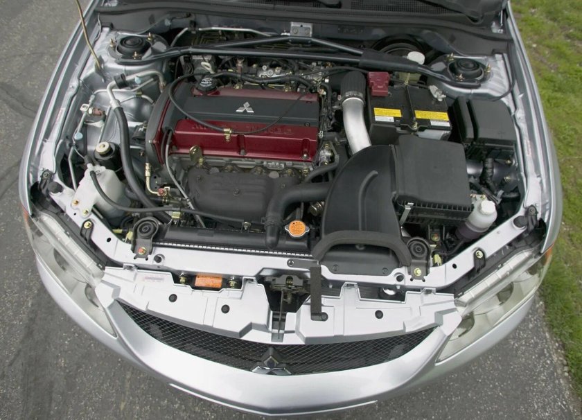 Лансер 9 1.6 под капотом