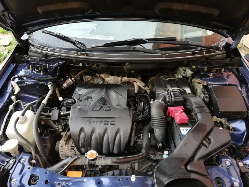 Lancer 10 под капотом