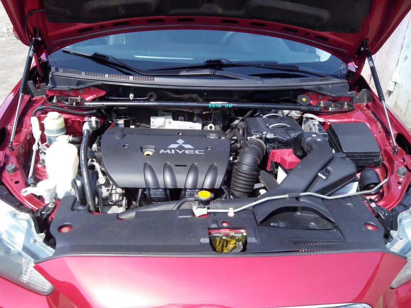 Лансер 10 под капотом