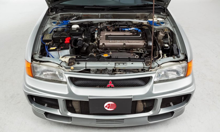 Подкапотка Лансер Эво 3