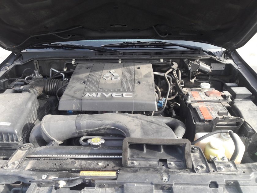 Митсубиси Паджеро 4 под капотом