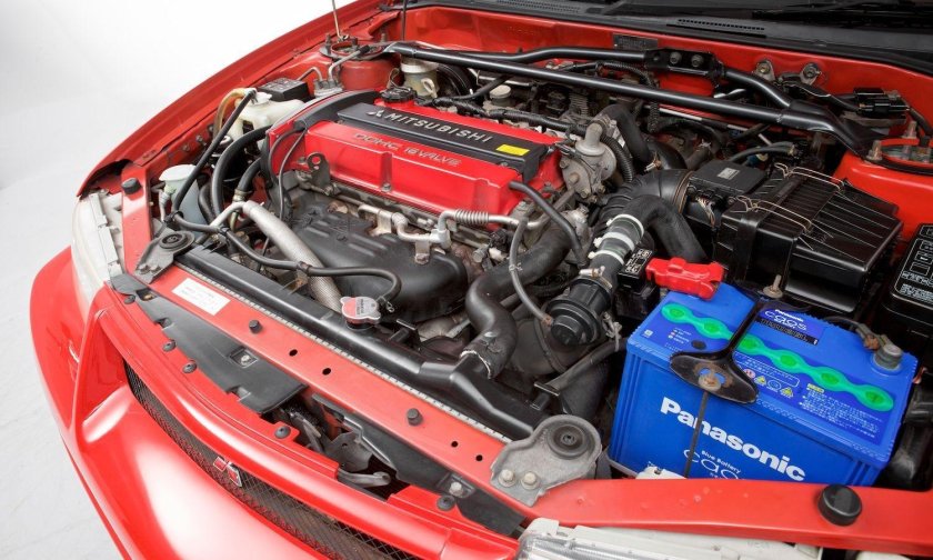 Lancer Evolution подкапотка