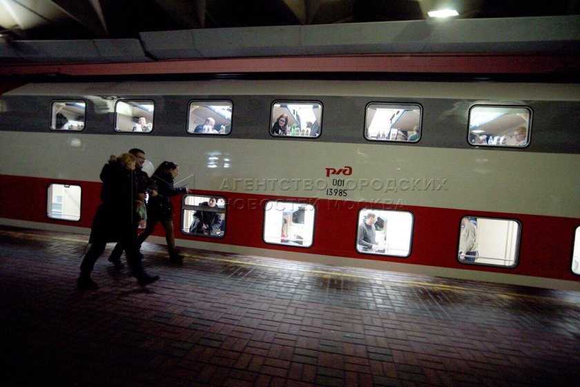 Двухэтажный поезд 026а