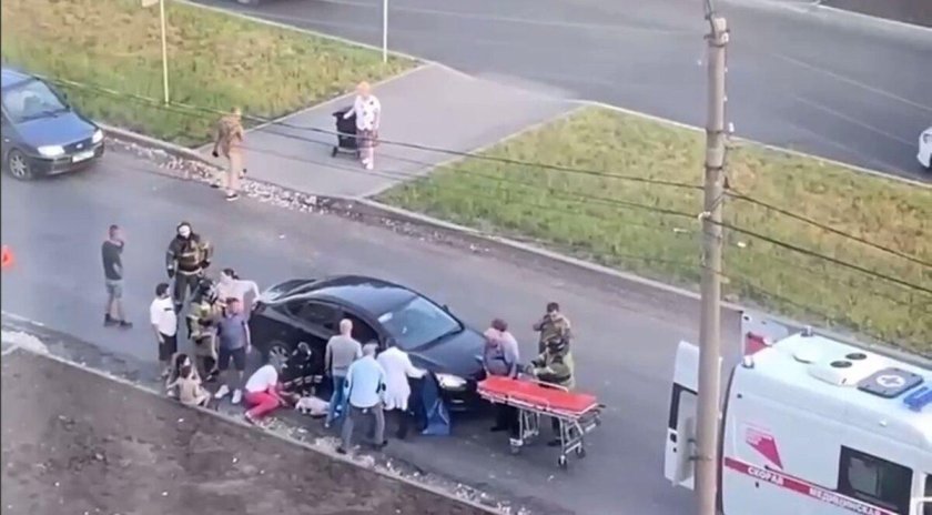 Автомобиль сбил девушку