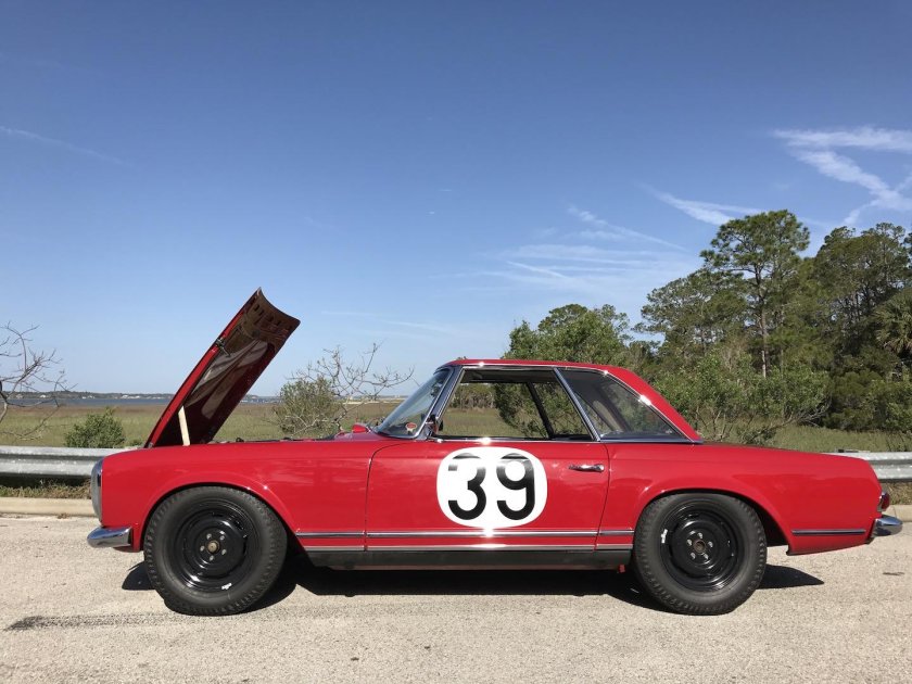 Mercedes-Benz 230 SL Pagoda