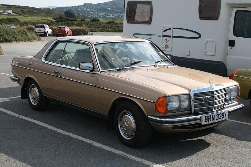Mercedes Benz 230