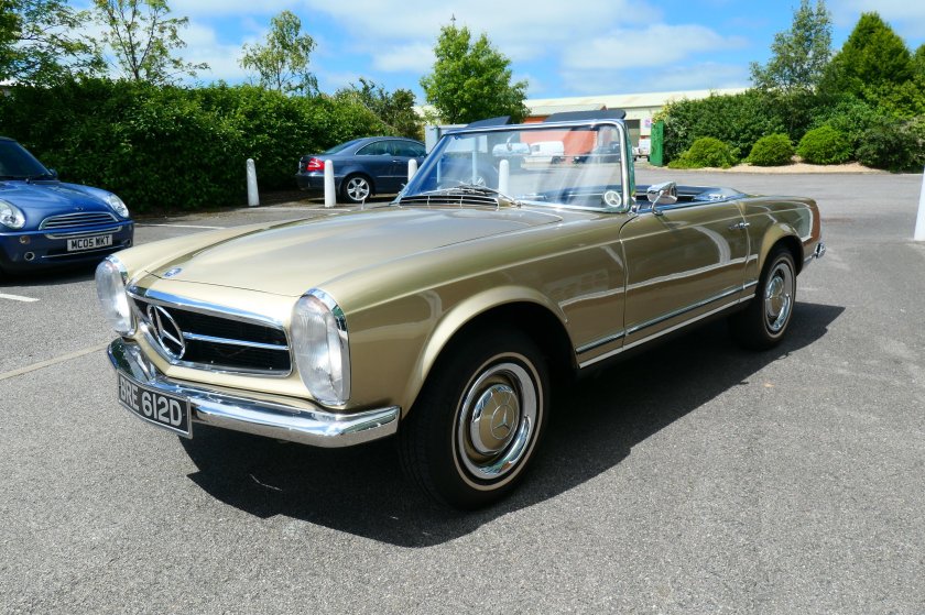 Mercedes-Benz 230 SL w113