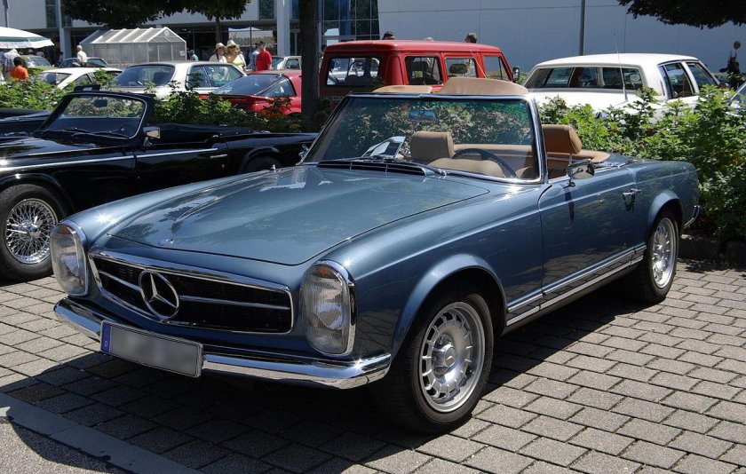 Mercedes-Benz 230 SL