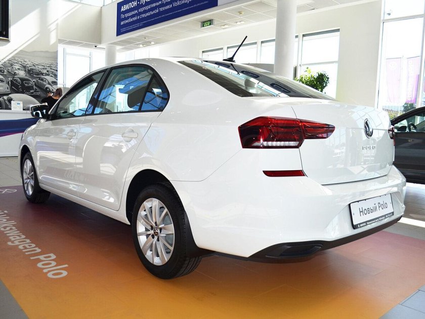 Volkswagen Polo Liftback белый