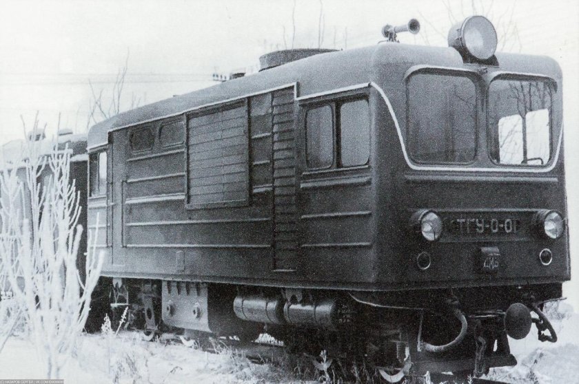 Узкоколейный электровоз ПЭУ 1