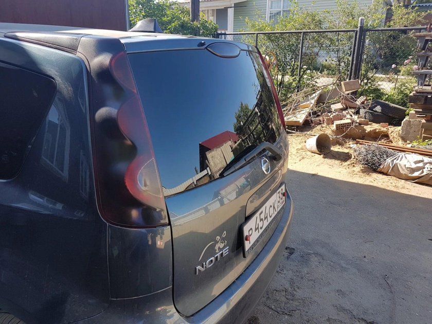 Тонированные фары на Ниссан ноут