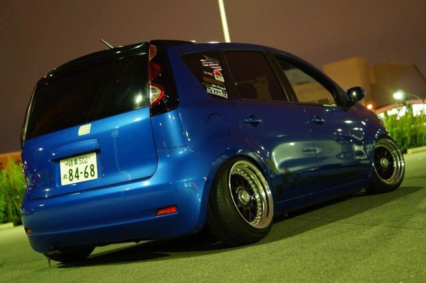 Nissan Note e11 stance