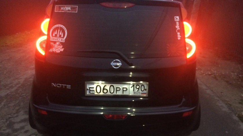 Фонарь задний Ниссан ноут е11